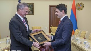 Следственный комитет РА и Управление по борьбе с наркотиками Министерства юстиции США подписали меморандум о сотрудничестве (фото)